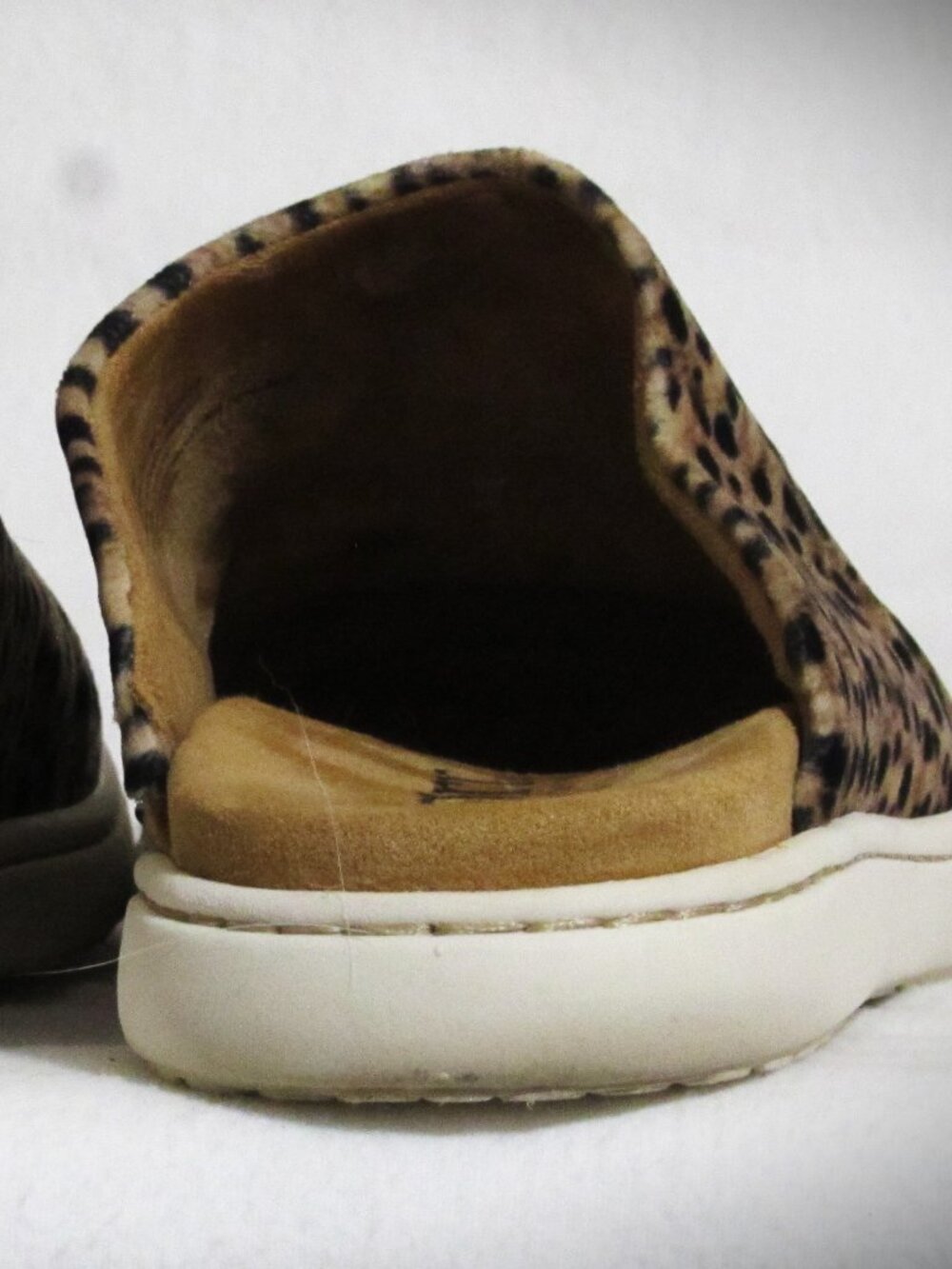 Womens Ladies BORN Leopard Pattern Velvet Sport Slides Clogs Shoes 9 M Orig $140 - Picture 9 of 11